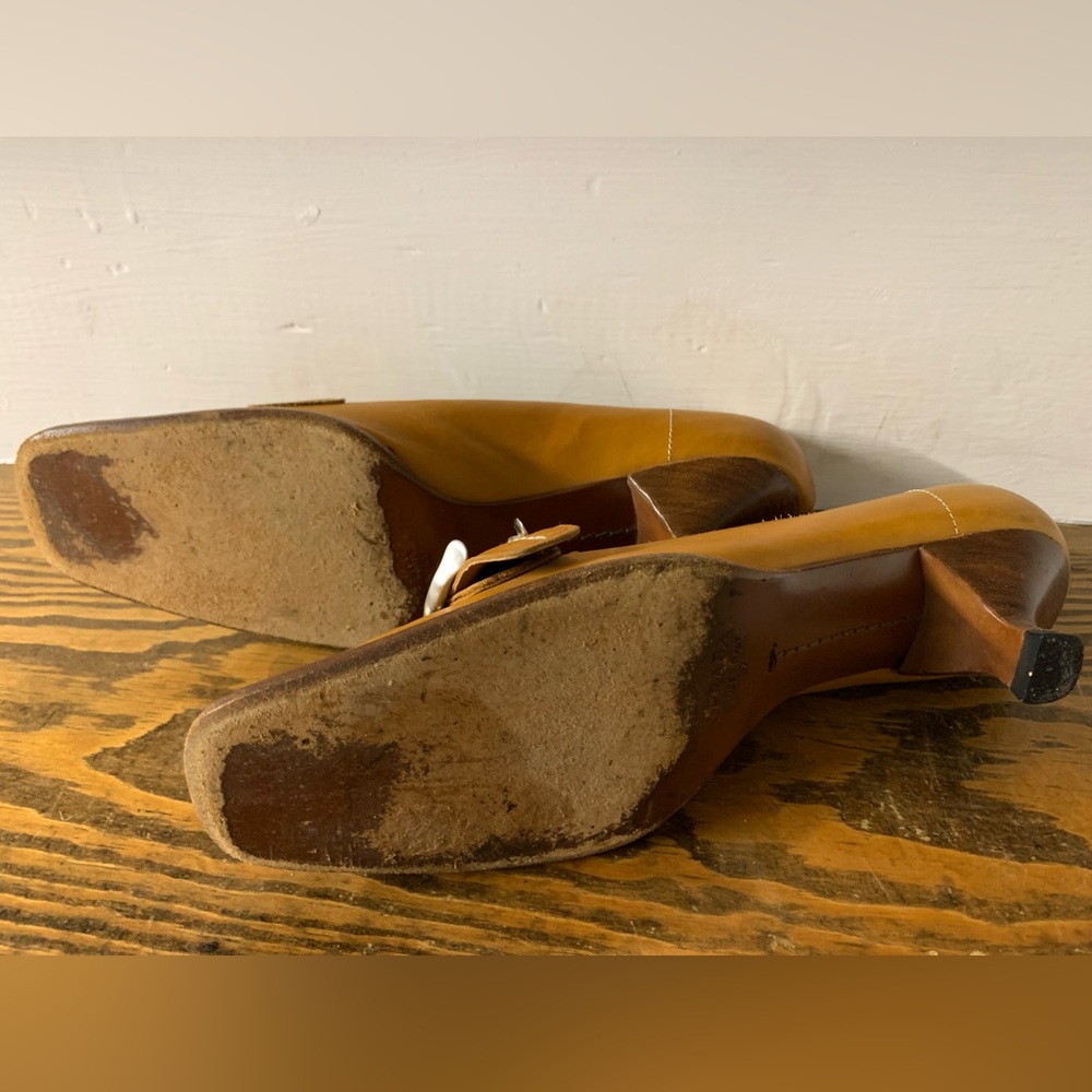 Prada women mustard loafer - Picture 3 of 5